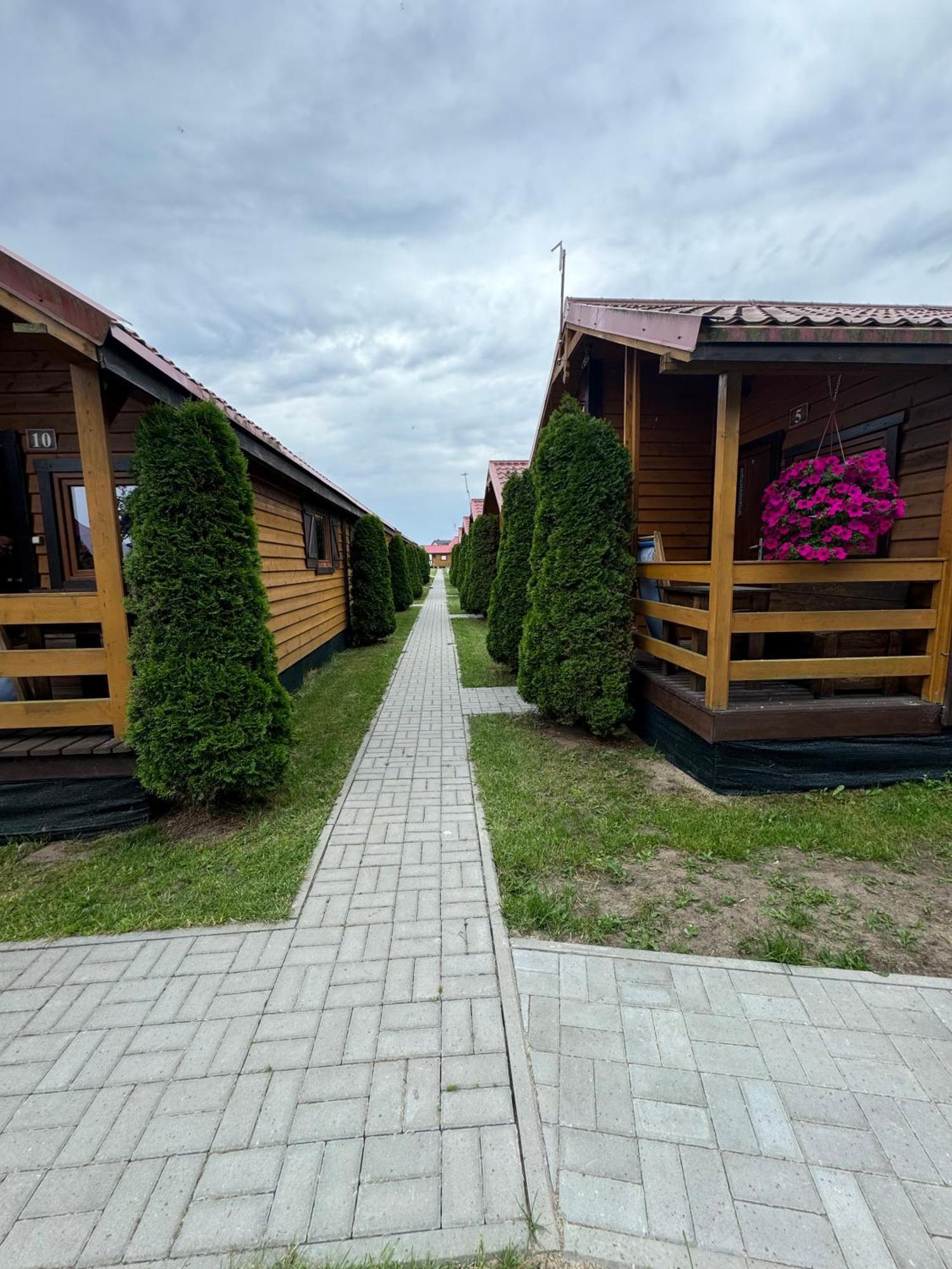 Domki Letniskowe "Sloneczna Polana" Jarosławiec Esterno foto
